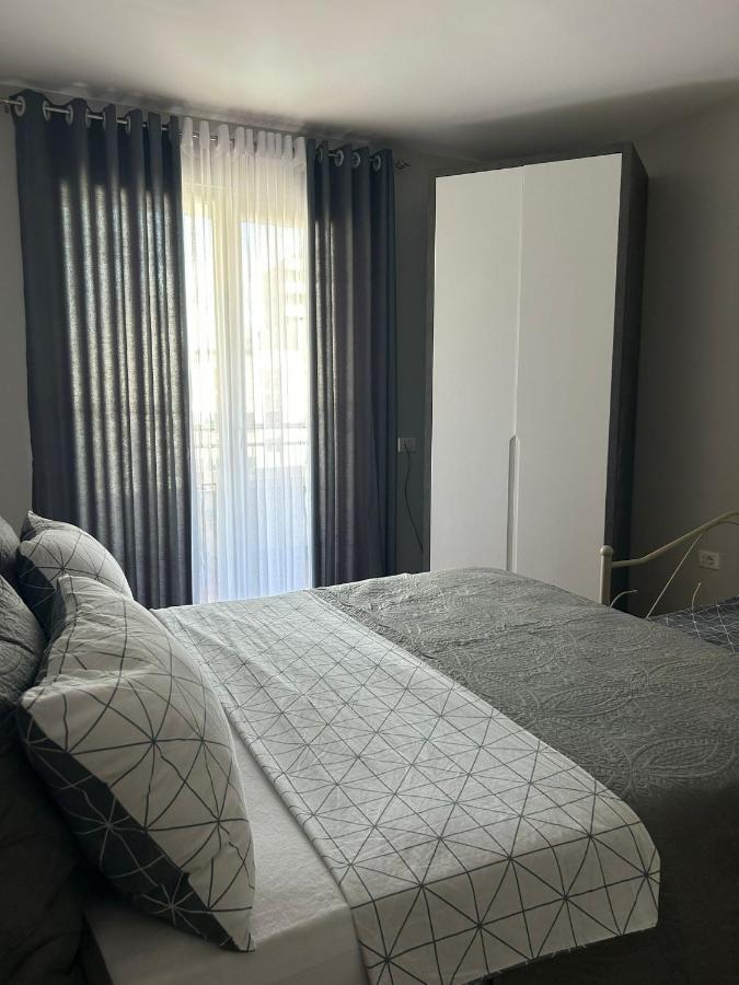 Apartament Raci Shëngjin エクステリア 写真