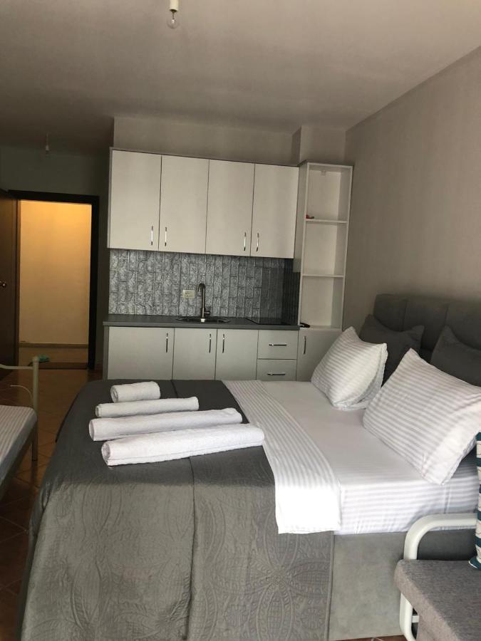 Apartament Raci Shëngjin エクステリア 写真