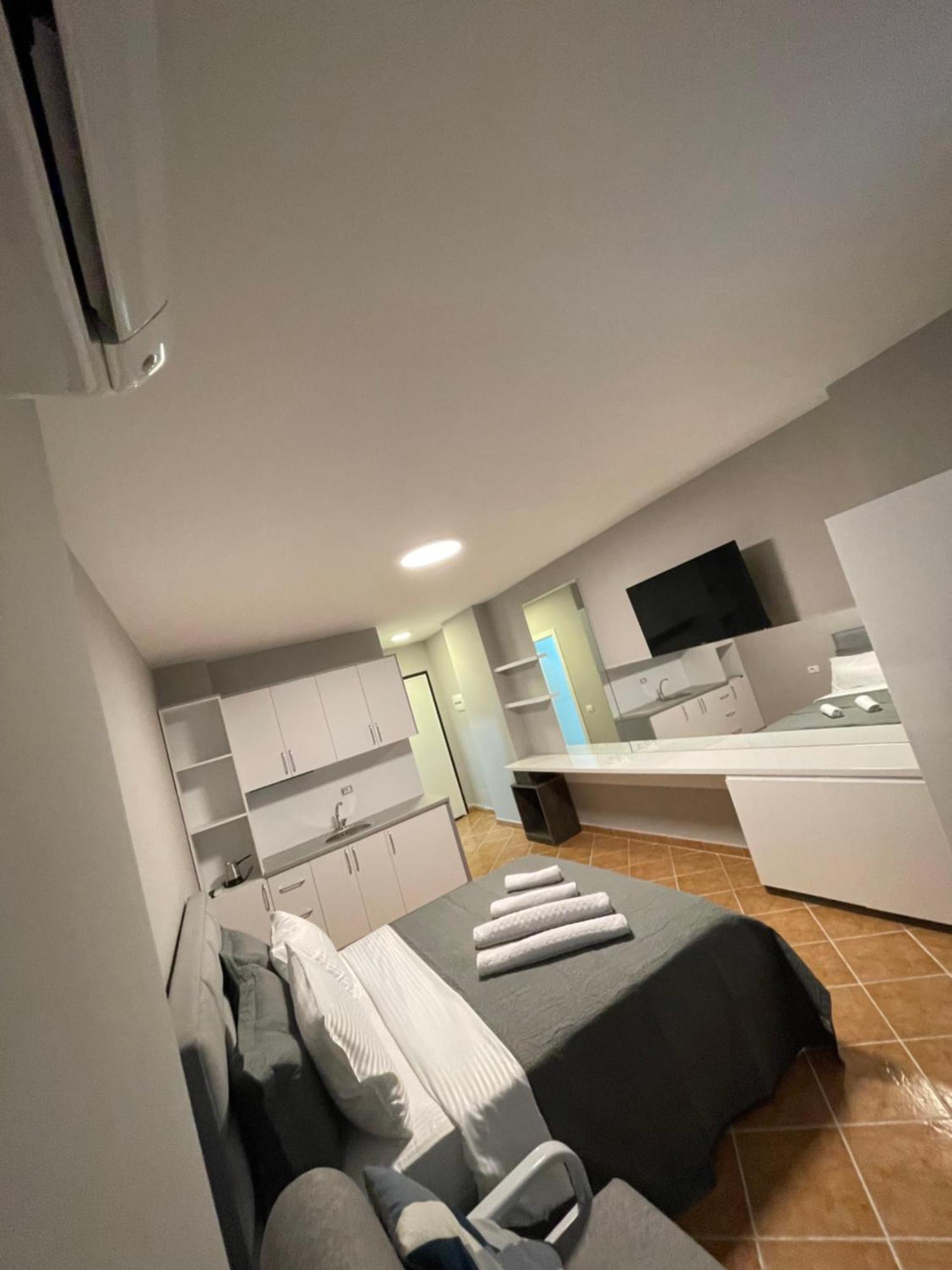 Apartament Raci Shëngjin エクステリア 写真