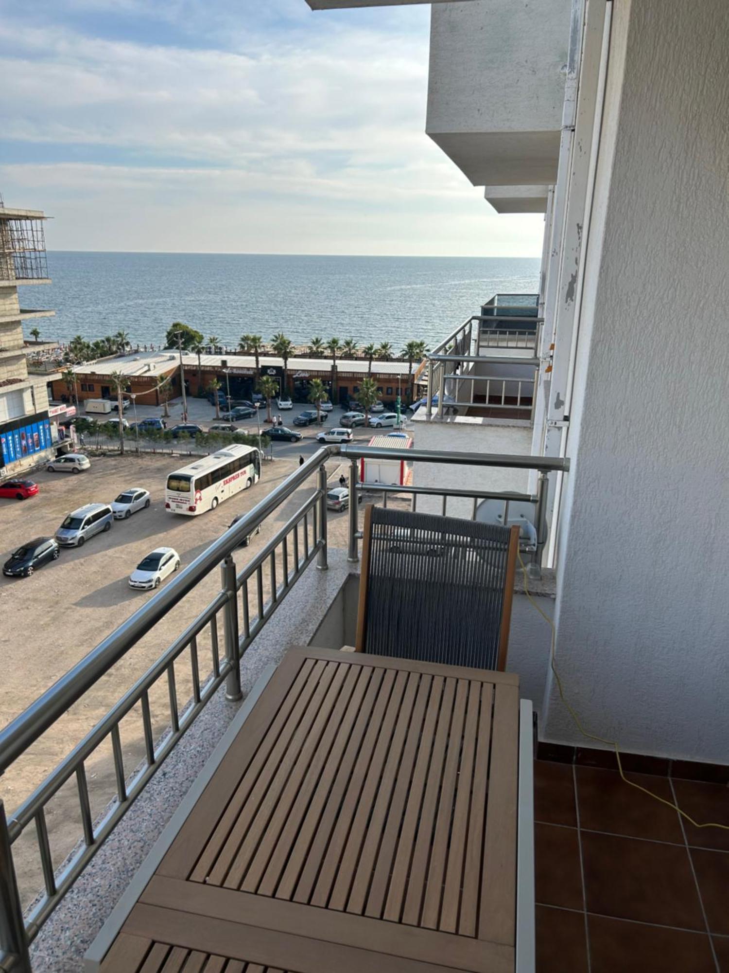 Apartament Raci Shëngjin エクステリア 写真