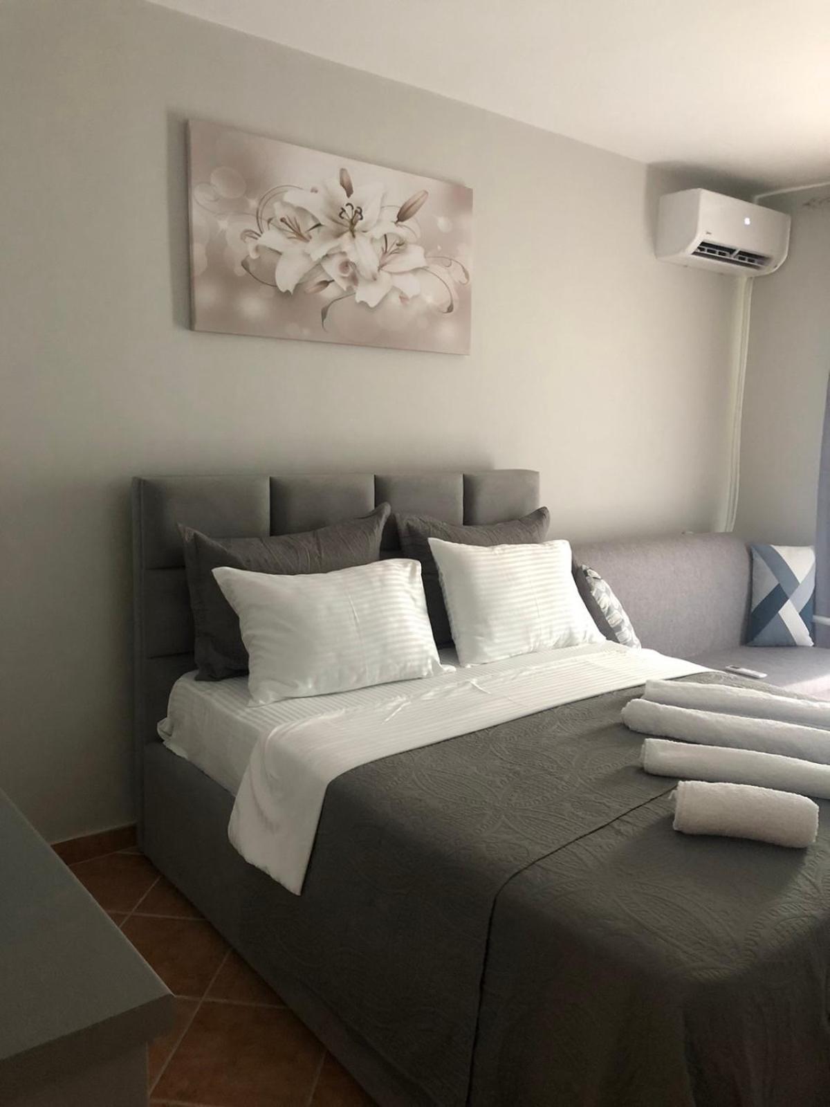 Apartament Raci Shëngjin エクステリア 写真
